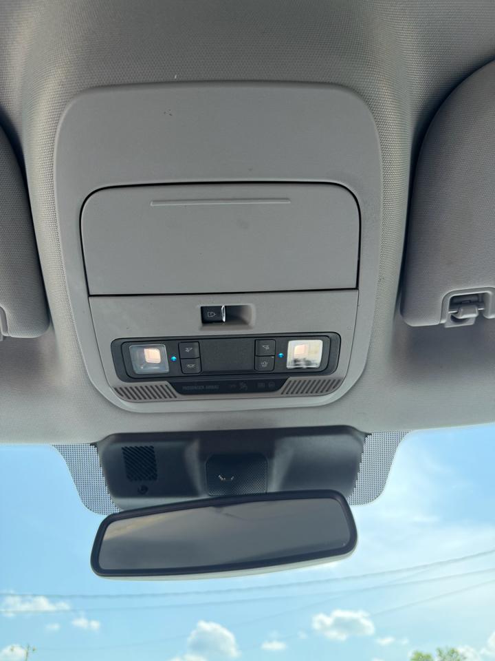 Ford F-250 SD Platinum Crew Cab 4WD 2023