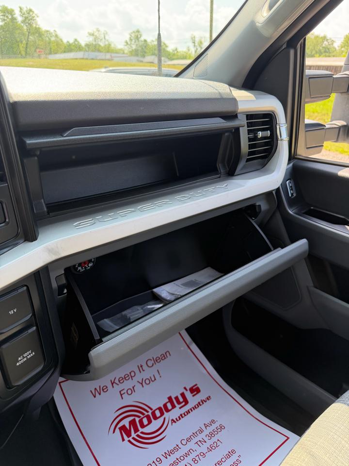 Ford F-250 SD Platinum Crew Cab 4WD 2023