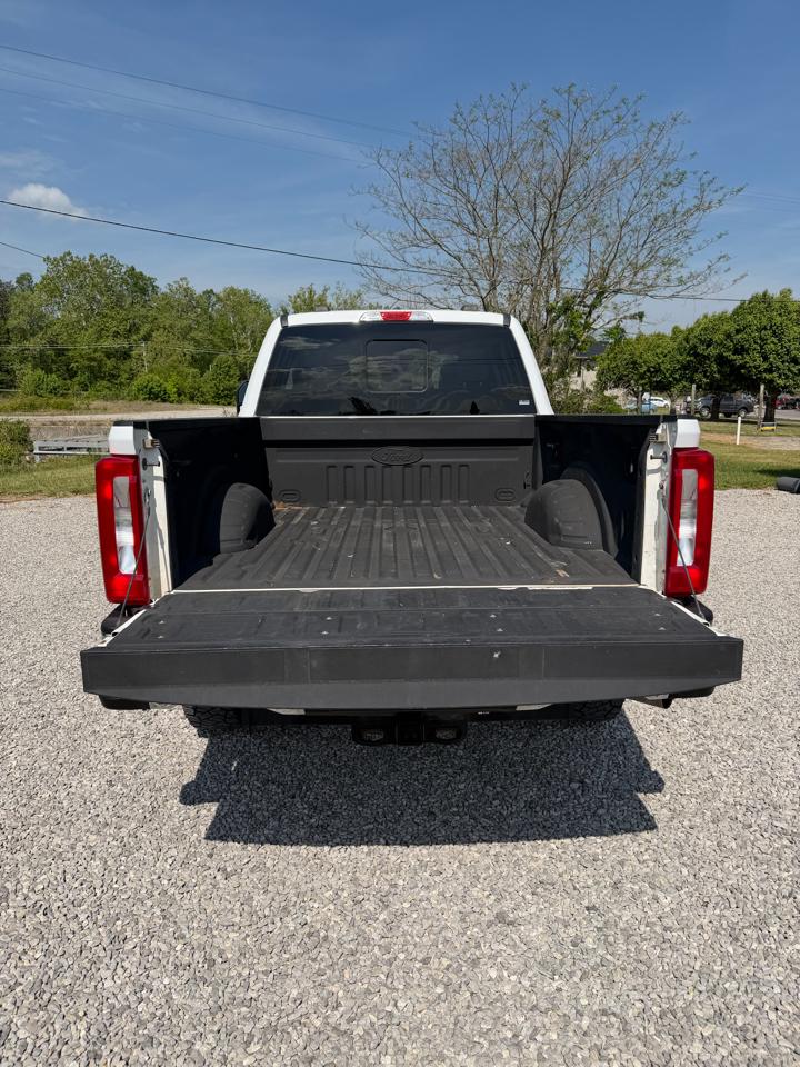 Ford F-250 SD Platinum Crew Cab 4WD 2023