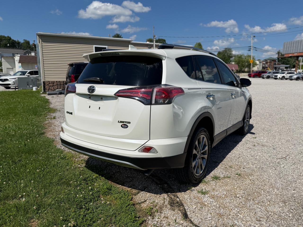 Toyota RAV4 Limited FWD 2018
