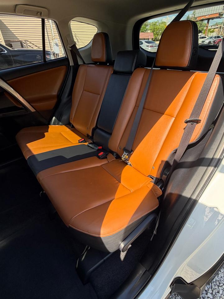 Toyota RAV4 Limited FWD 2018