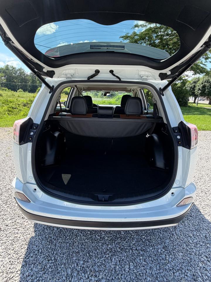 Toyota RAV4 Limited FWD 2018