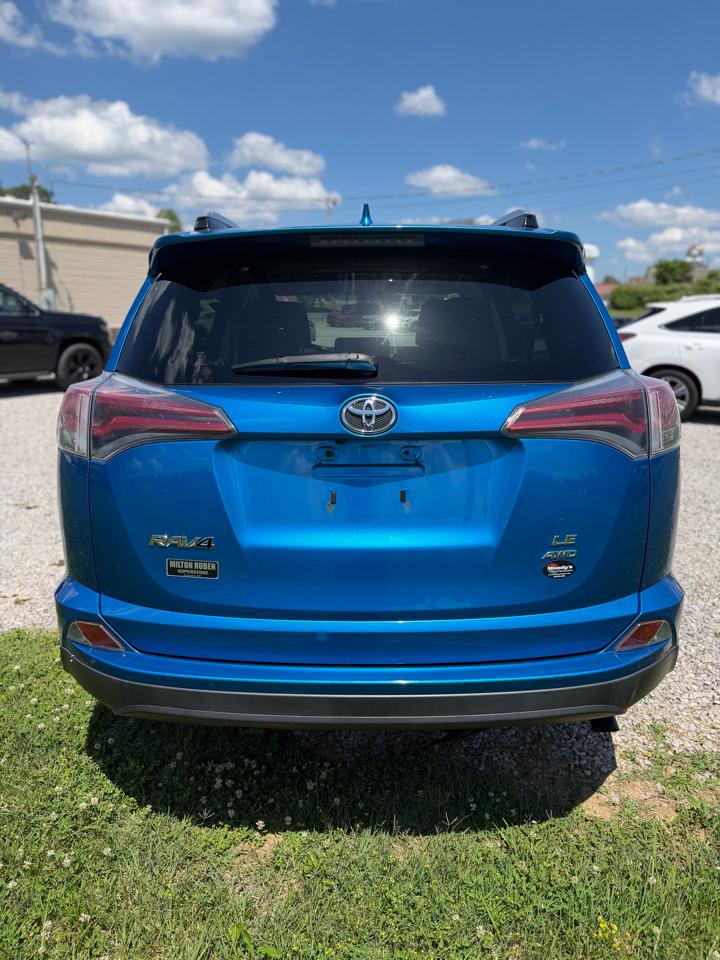 Toyota RAV4 LE AWD 2016