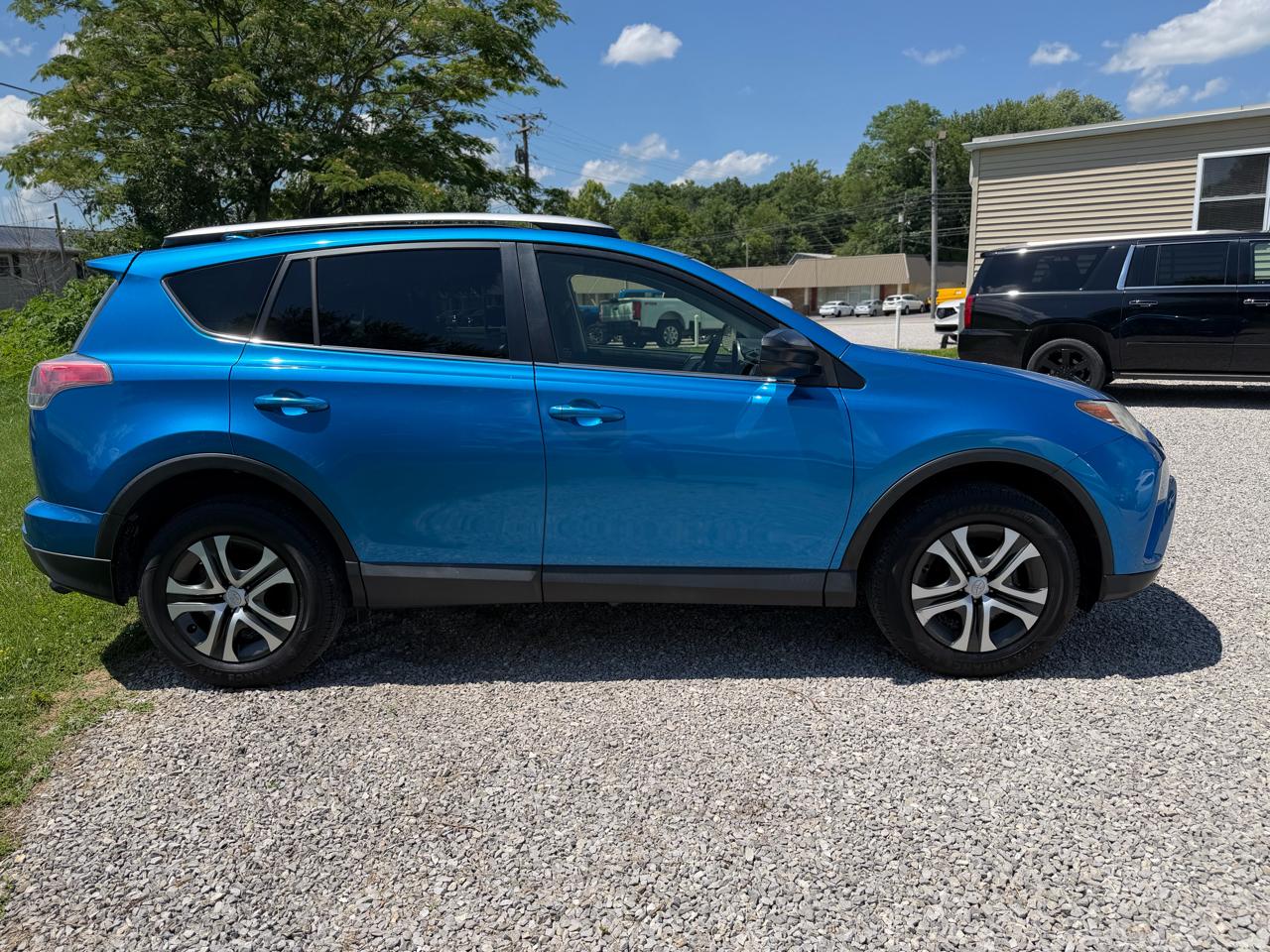 Toyota RAV4 LE AWD 2016