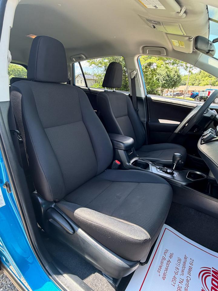 Toyota RAV4 LE AWD 2016