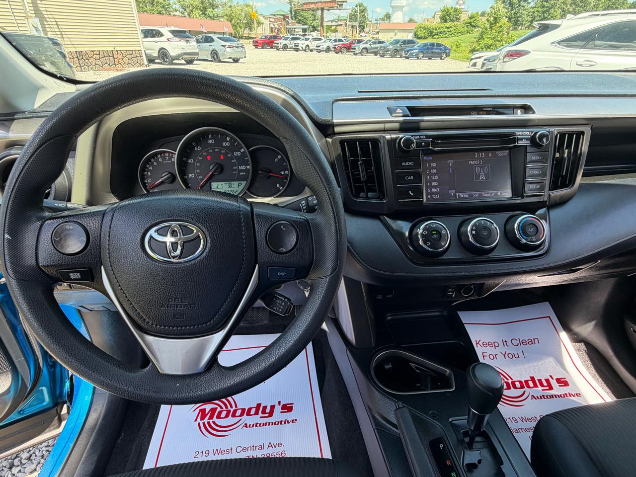 Toyota RAV4 LE AWD 2016