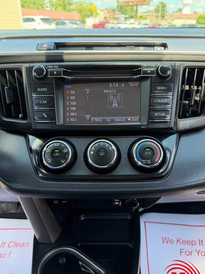 Toyota RAV4 LE AWD 2016