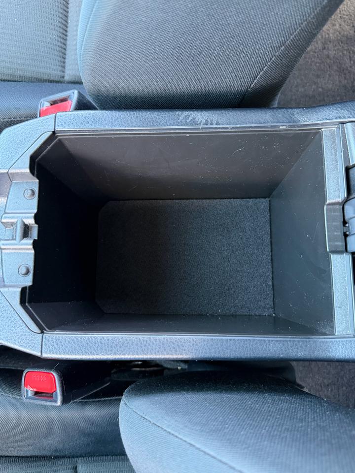 Toyota RAV4 LE AWD 2016