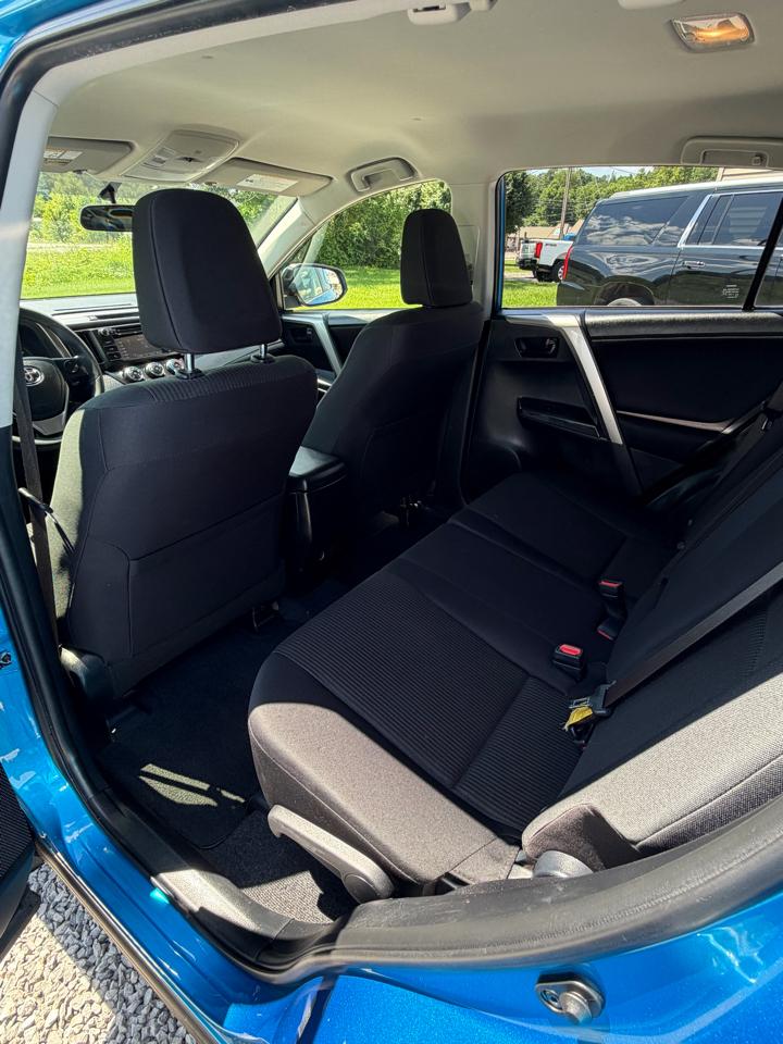 Toyota RAV4 LE AWD 2016