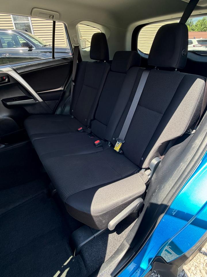 Toyota RAV4 LE AWD 2016