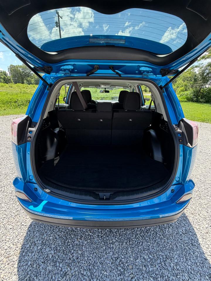 Toyota RAV4 LE AWD 2016
