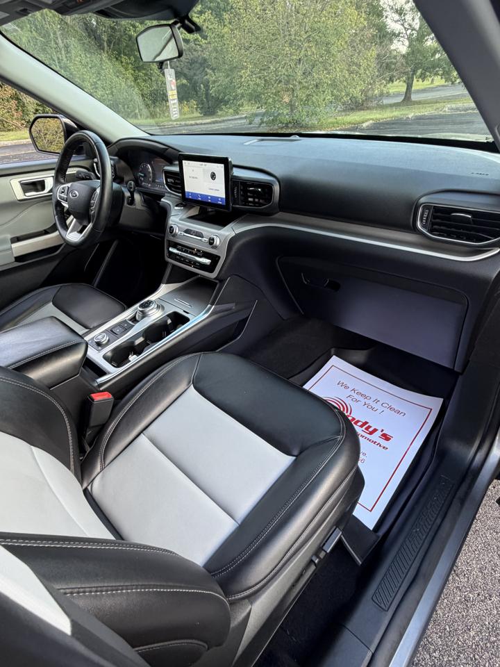 Ford Explorer XLT AWD 2023