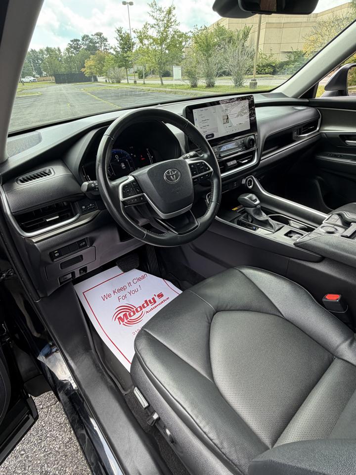 Toyota Grand Highlander LE AWD 2025