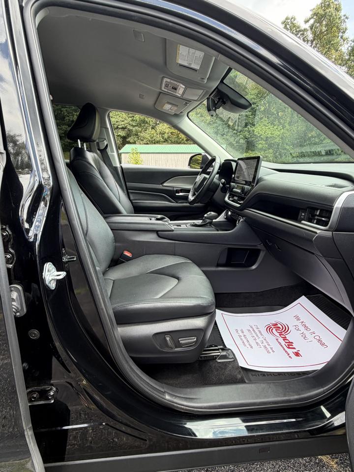Toyota Grand Highlander LE AWD 2025