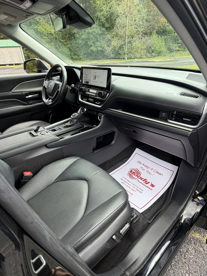 Toyota Grand Highlander LE AWD 2025