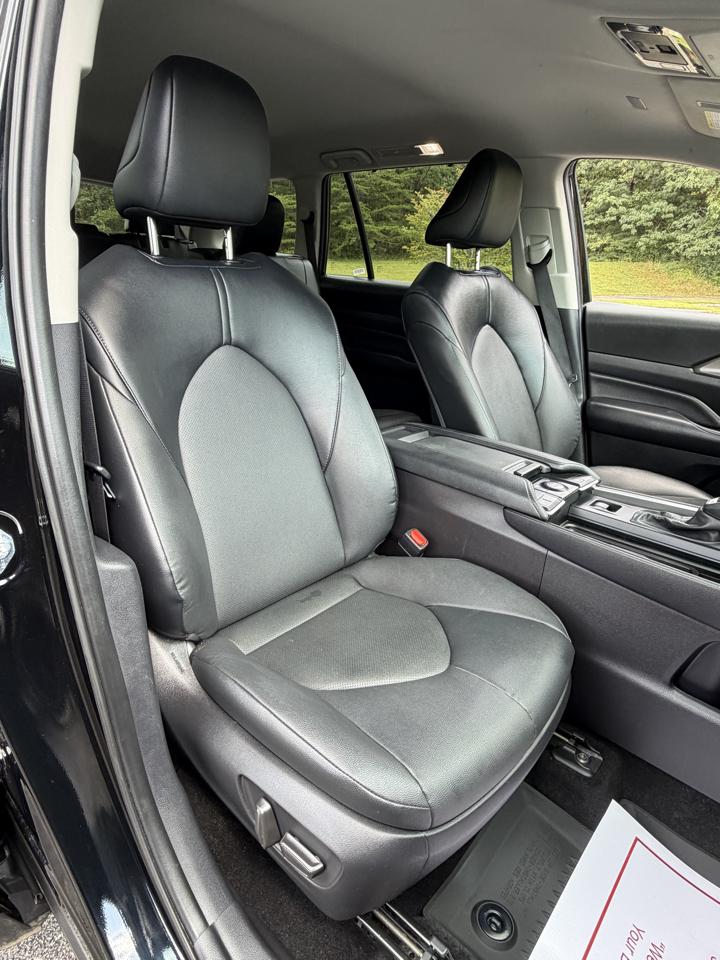 Toyota Grand Highlander LE AWD 2025