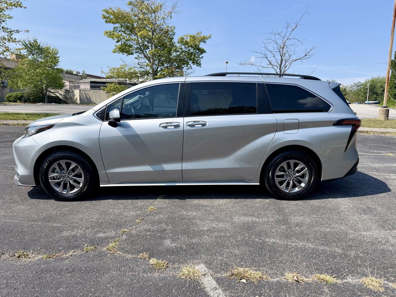 Toyota Sienna XLE 7-Passenger 2022