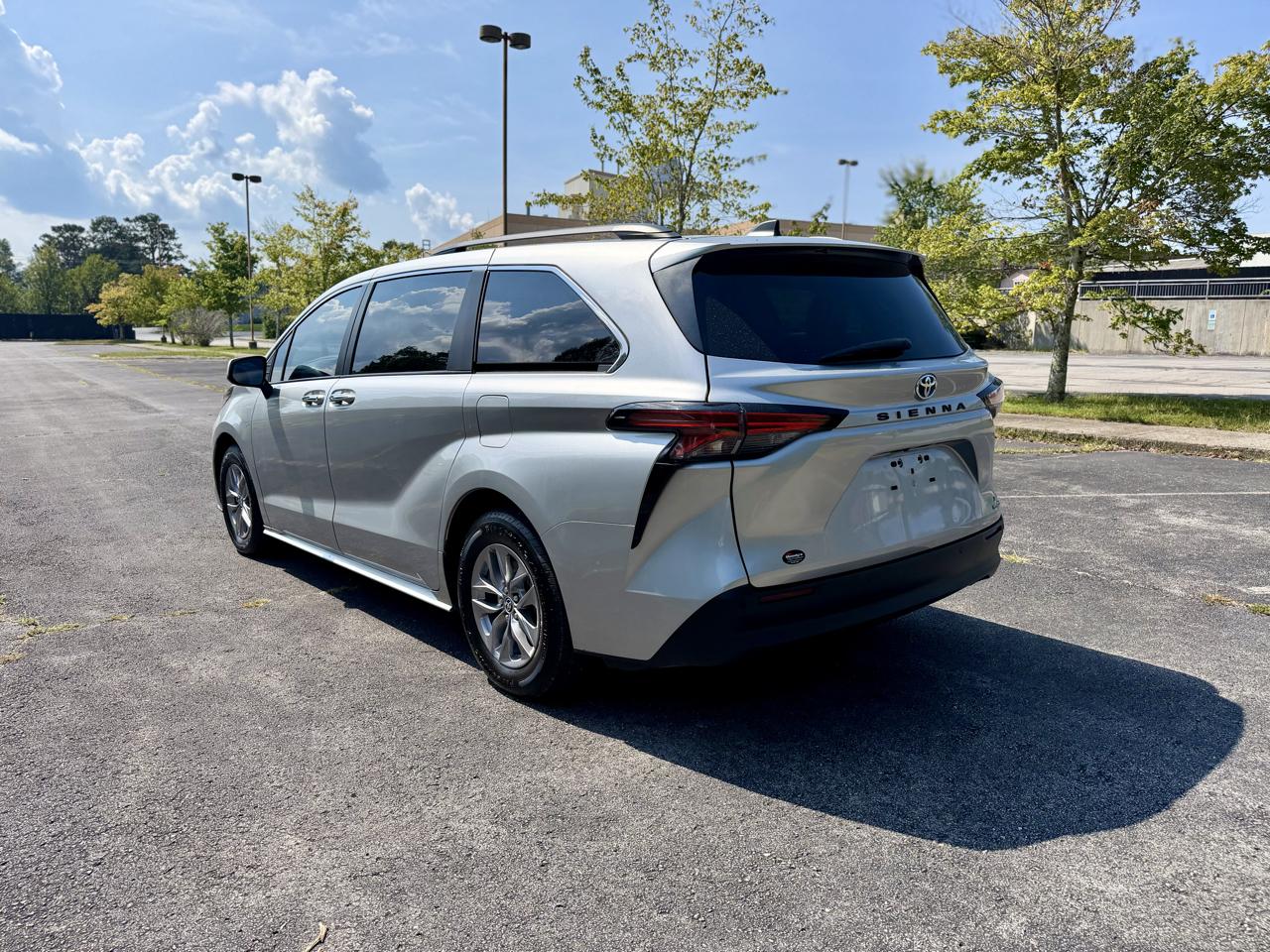 Toyota Sienna XLE 7-Passenger 2022