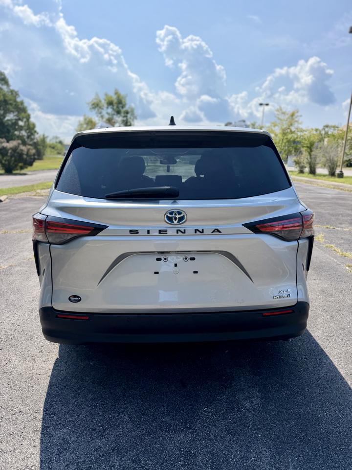 Toyota Sienna XLE 7-Passenger 2022