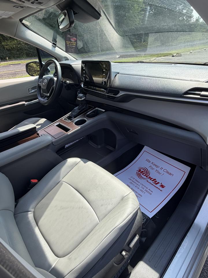 Toyota Sienna XLE 7-Passenger 2022