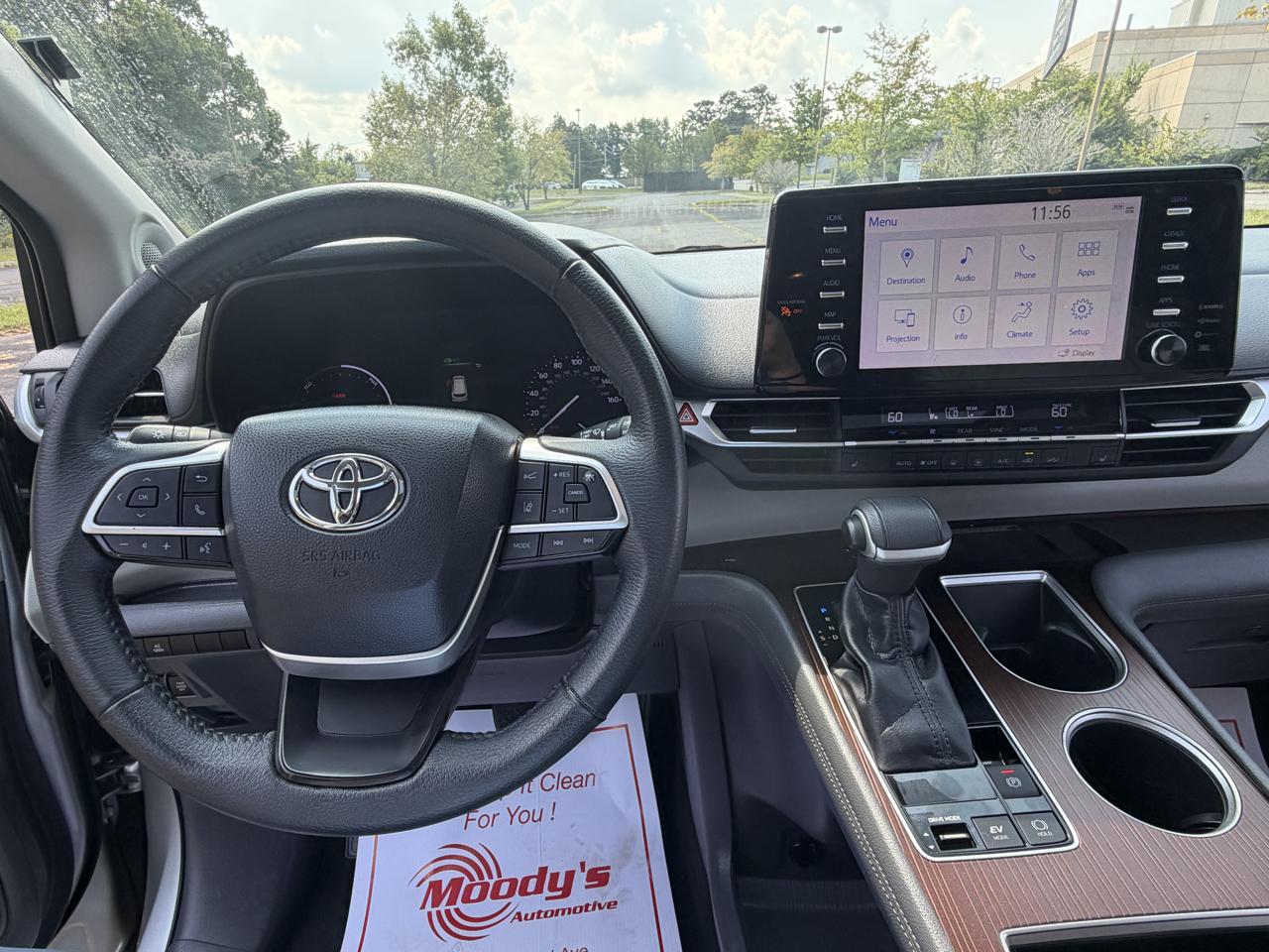 Toyota Sienna XLE 7-Passenger 2022