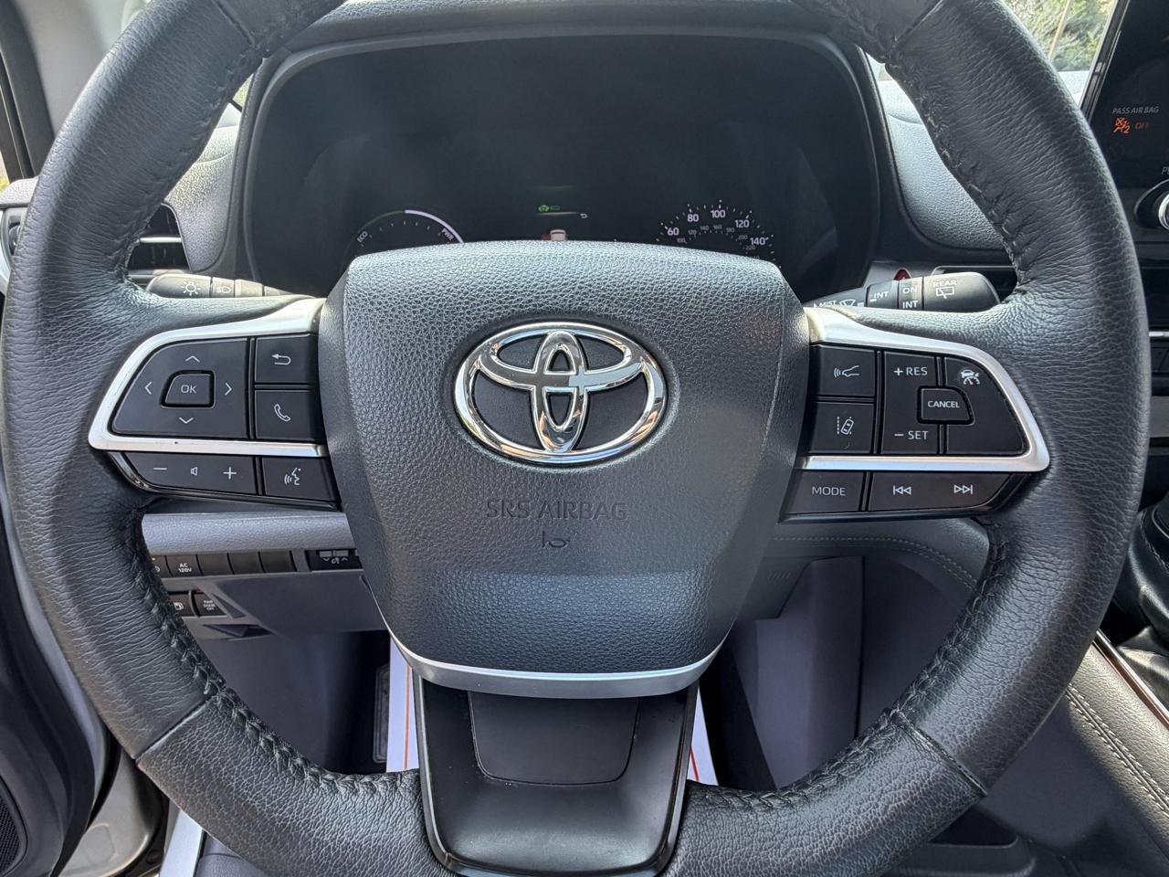 Toyota Sienna XLE 7-Passenger 2022