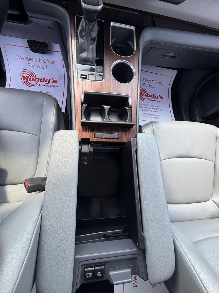 Toyota Sienna XLE 7-Passenger 2022