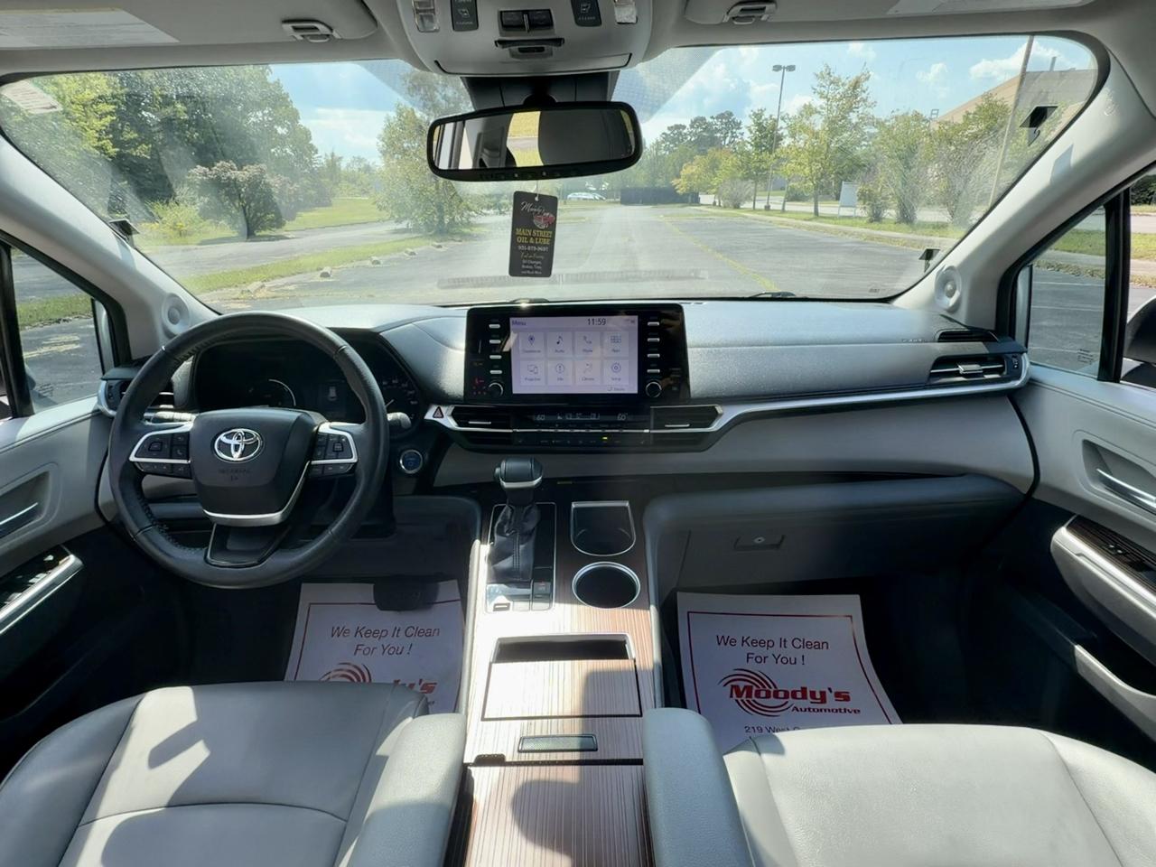 Toyota Sienna XLE 7-Passenger 2022