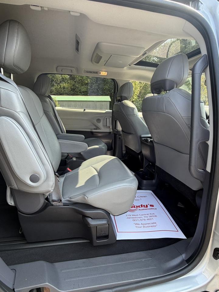 Toyota Sienna XLE 7-Passenger 2022