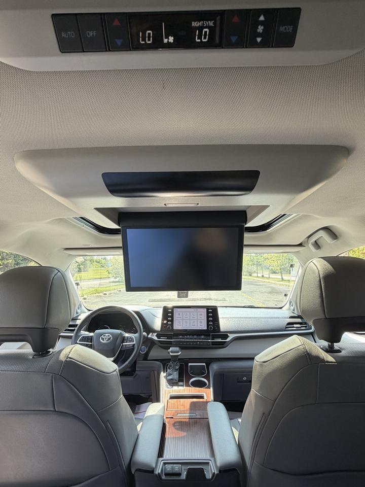 Toyota Sienna XLE 7-Passenger 2022