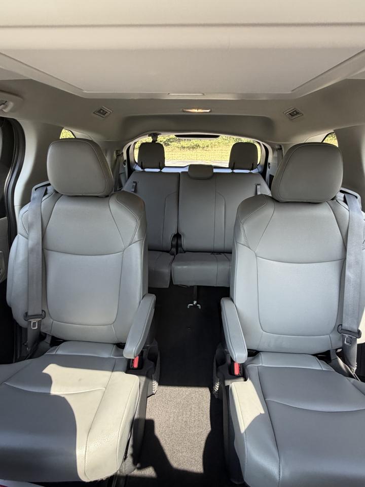 Toyota Sienna XLE 7-Passenger 2022