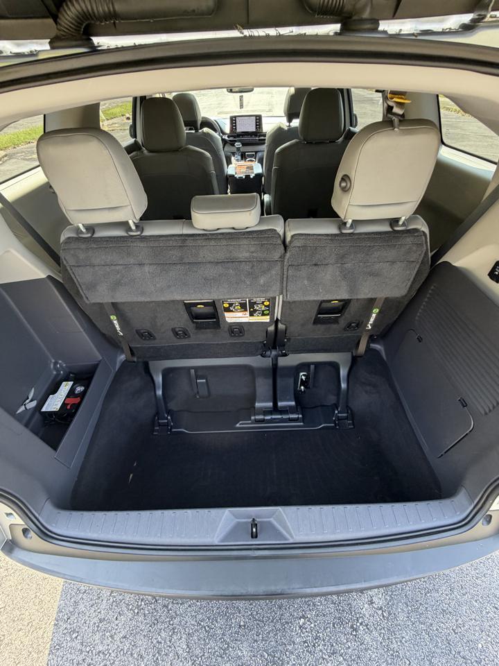 Toyota Sienna XLE 7-Passenger 2022
