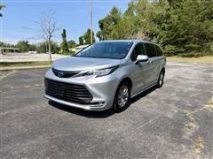 2022 Toyota Sienna 