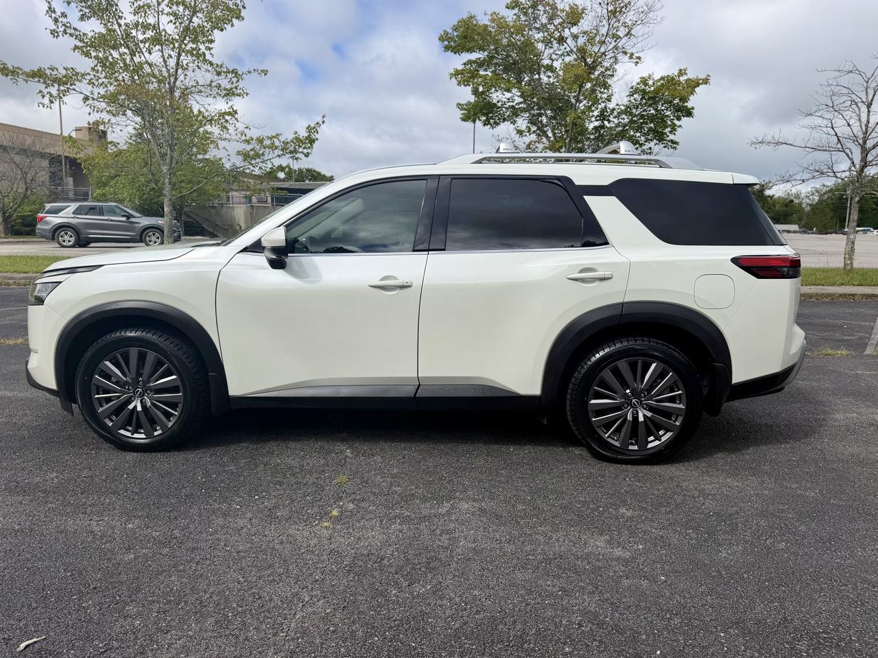 Nissan Pathfinder SL 2024