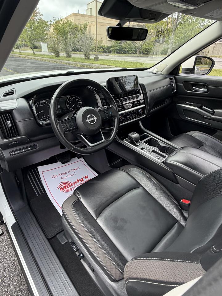 Nissan Pathfinder SL 2024