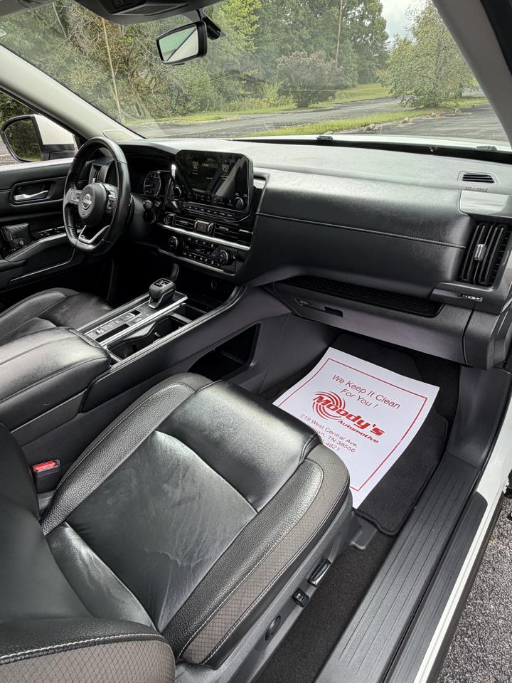 Nissan Pathfinder SL 2024