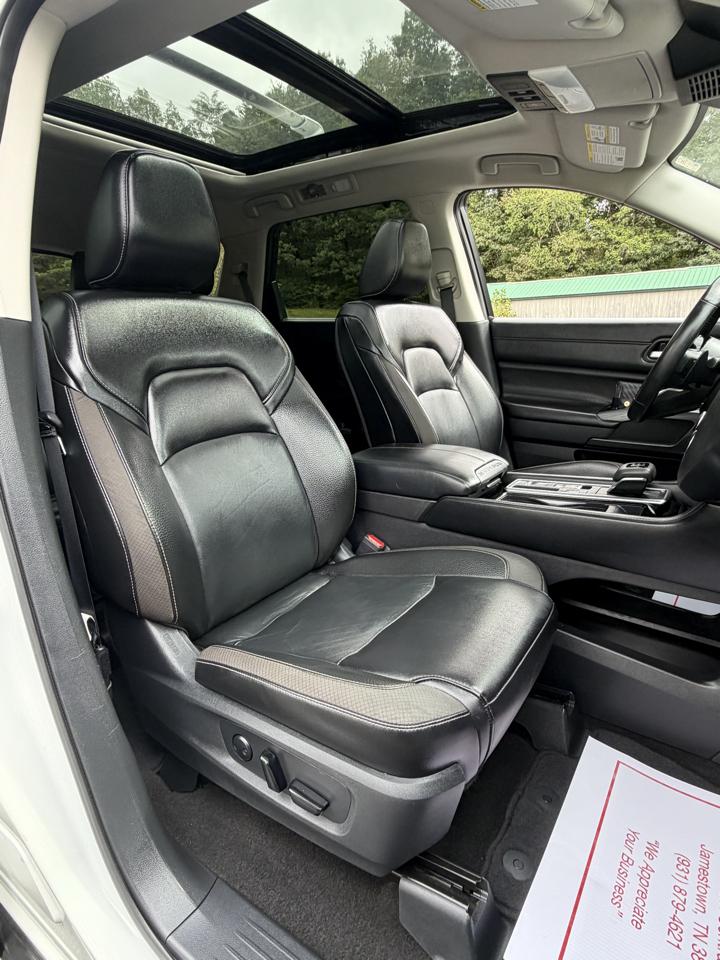 Nissan Pathfinder SL 2024