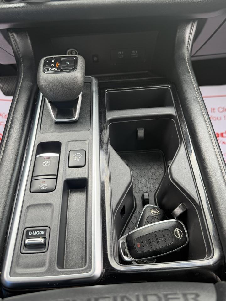 Nissan Pathfinder SL 2024