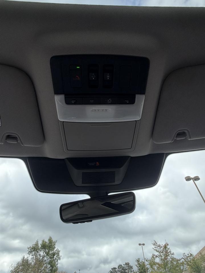 Nissan Pathfinder SL 2024