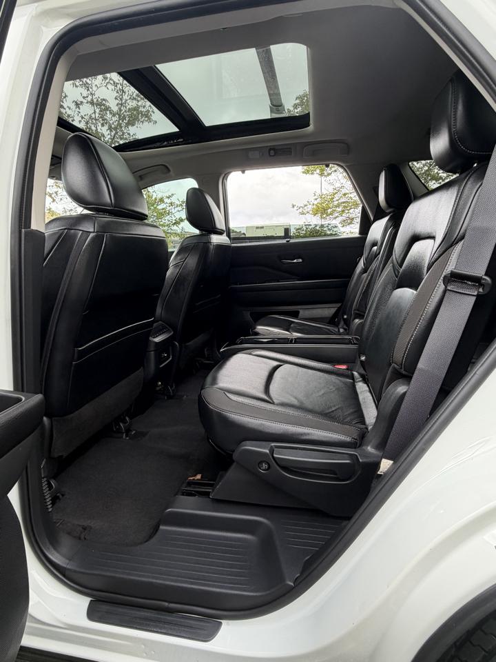 Nissan Pathfinder SL 2024