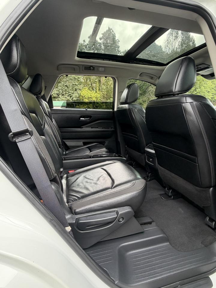 Nissan Pathfinder SL 2024