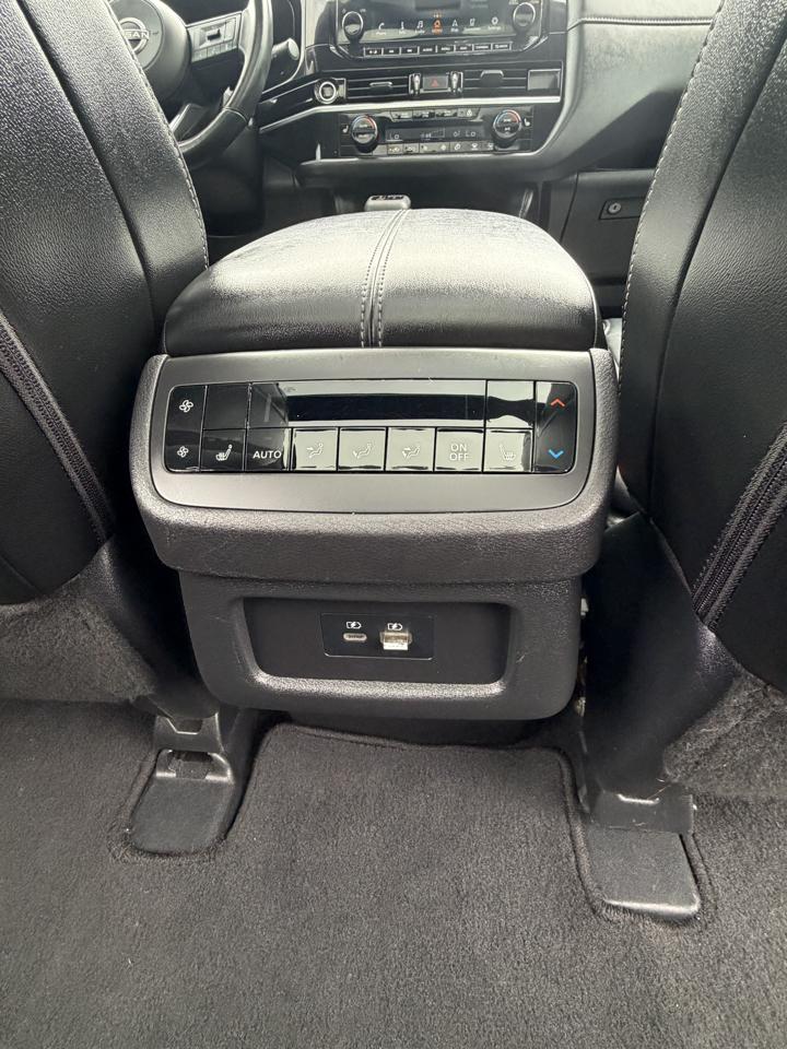Nissan Pathfinder SL 2024
