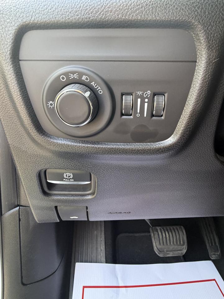 Jeep Grand Cherokee L Laredo 4WD 2025