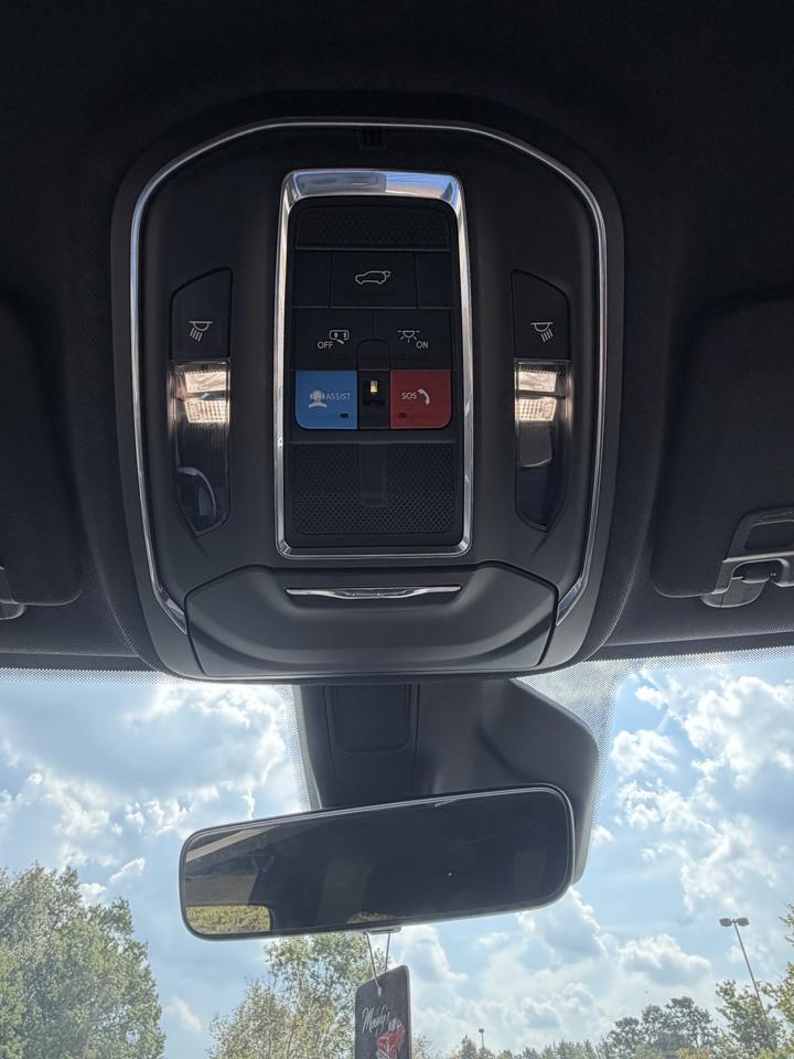 Jeep Grand Cherokee L Laredo 4WD 2025