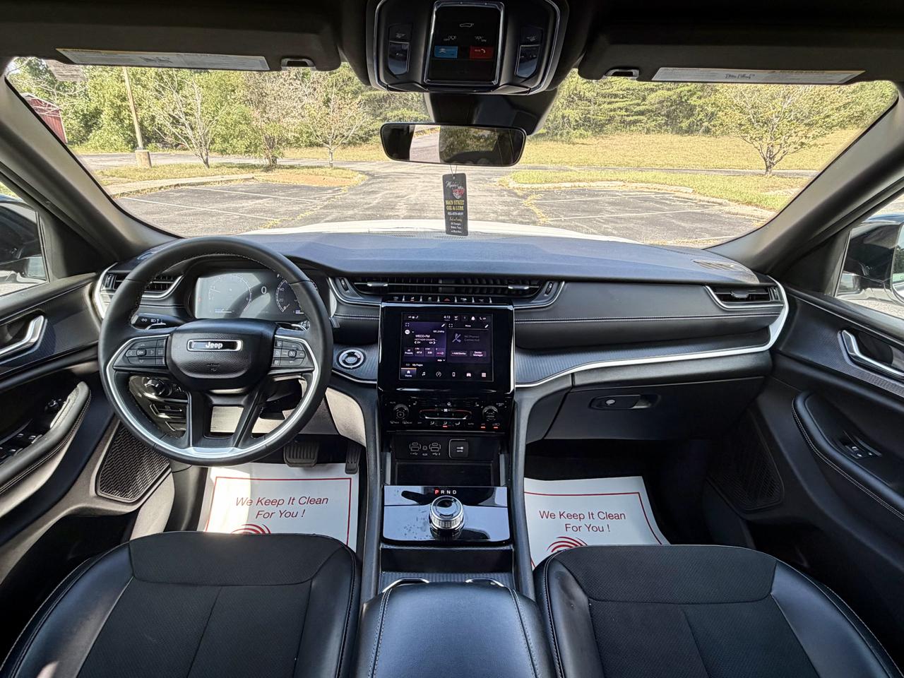 Jeep Grand Cherokee L Laredo 4WD 2025
