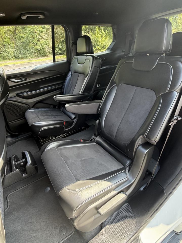 Jeep Grand Cherokee L Laredo 4WD 2025