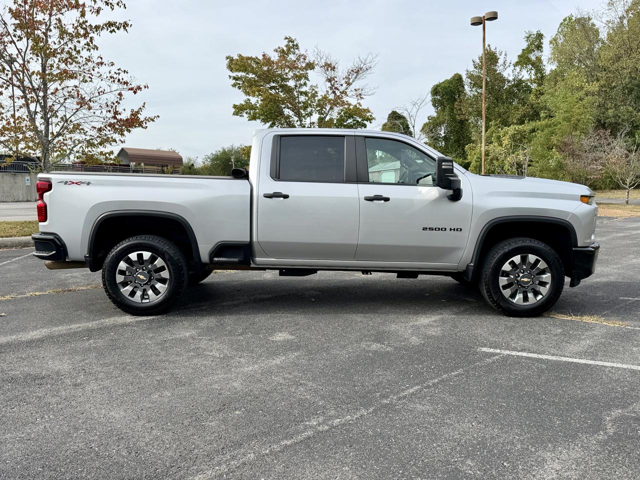 Chevrolet Silverado 2500HD Custom Crew Cab Long Box 4WD 2023