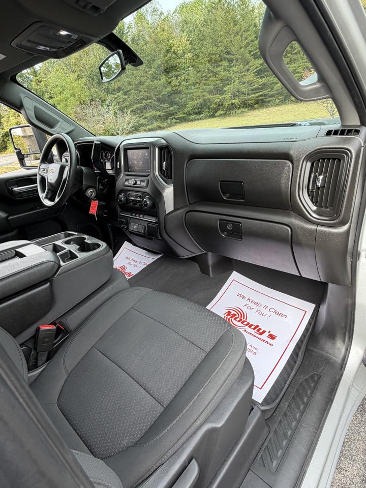 Chevrolet Silverado 2500HD Custom Crew Cab Long Box 4WD 2023