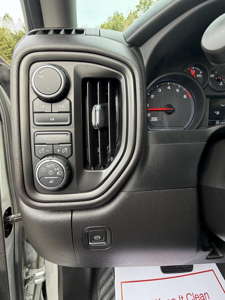 Chevrolet Silverado 2500HD Custom Crew Cab Long Box 4WD 2023