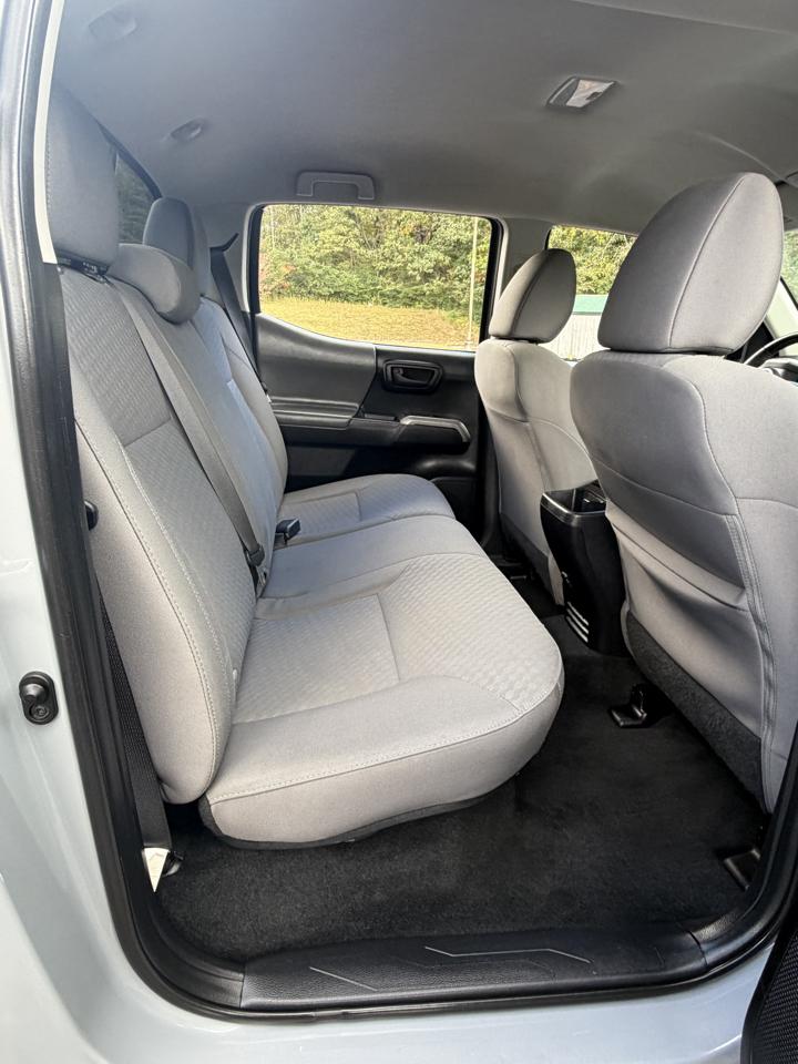Toyota Tacoma 4WD Access Cab V6 AT SR5 (Natl) 2021